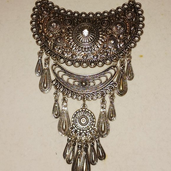 Tibetan Silver Bib Statement Necklace with Swarovski Crystal Rhinestones NWOT - Picture 5 of 11